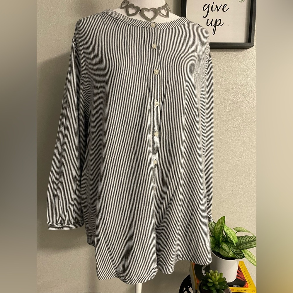 St Johns Bay Women’s striped button down with fitted sleeve & round neck -Sz XXL